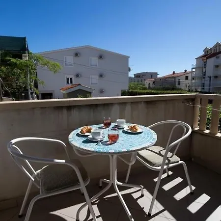 In With Sea View, Balcony, Air Conditioning, Wifi 5146-2 * Duće