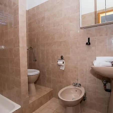Lägenhet In With Sea View, Balcony, Air Conditioning, Wifi 5146-2